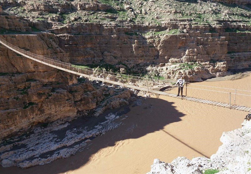بلند‌ترین پل معلق خاورمیانه در لرستان+تصاویر