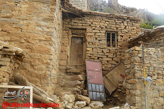 تبدیل خانه شاعر بلندآوازه کردستان به انبار کاه! + تصاویر