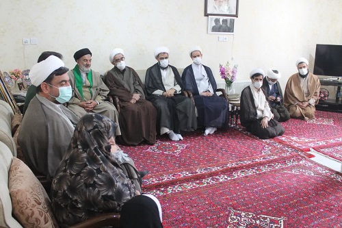 دیدار نماینده، ولی فقیه در استان همدان با خانواده شهدای روحانی + گزارش تصویری