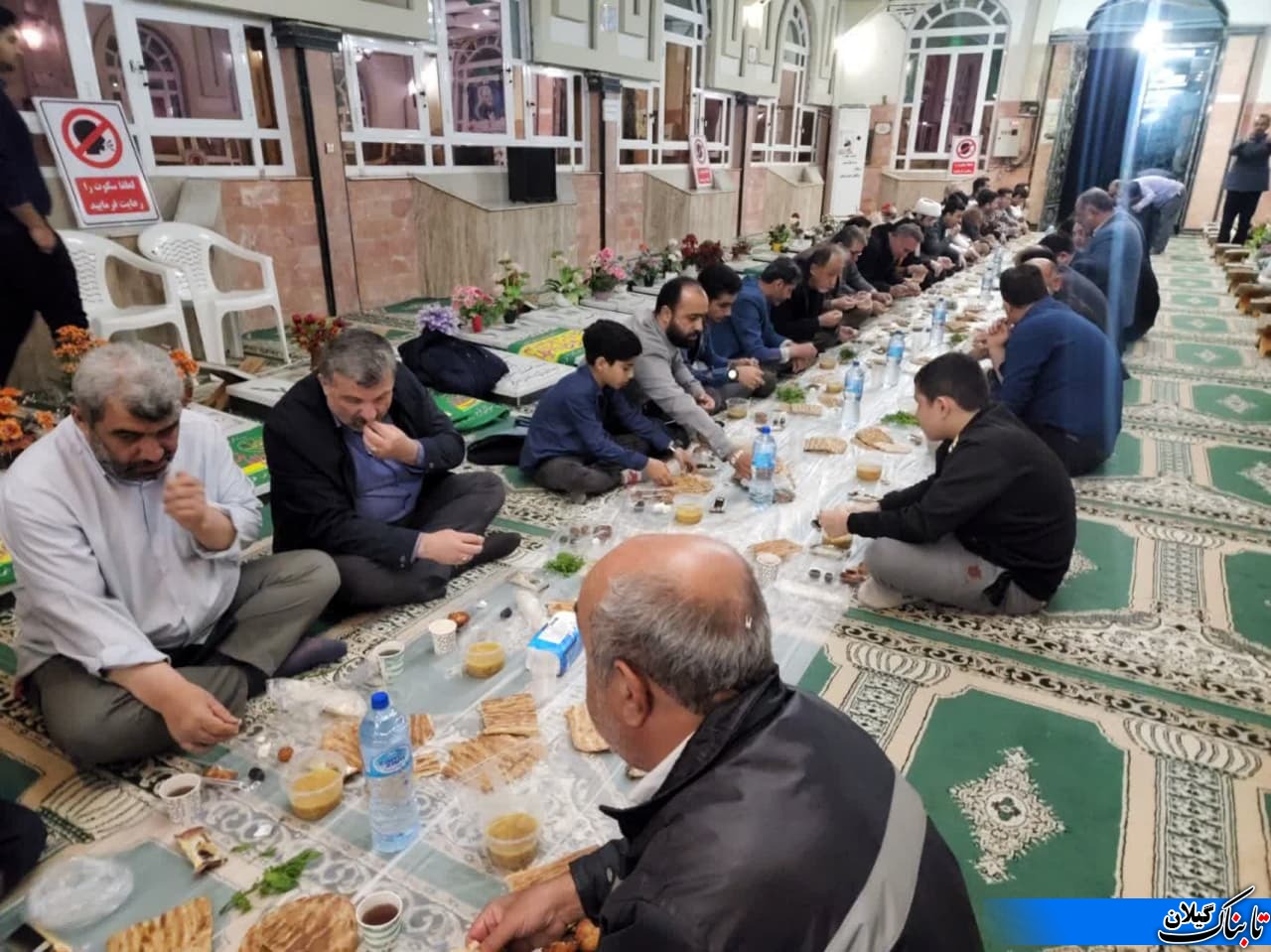 گزارش تصویری از مراسم افطاری رزمندگان وایثارگران بخش کومله در گلزار شهدای این شهر