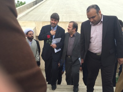 علی مطهری با گل از دانشگاه مشهد رفت