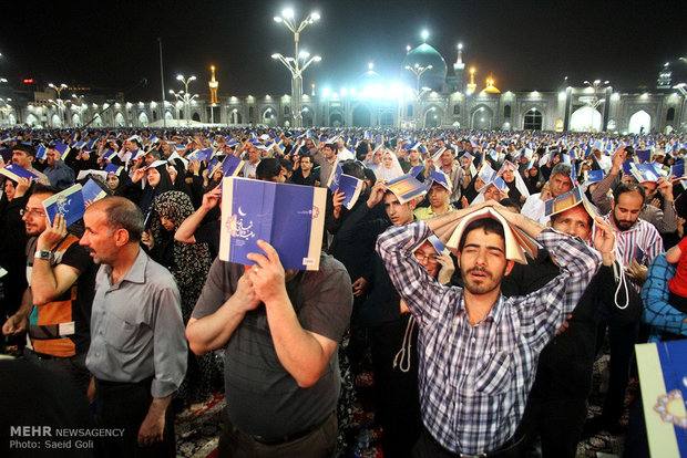 گزارش تصویری / مراسم احیای شب نوزدهم ماه مبارک رمضان در حرم رضوی
