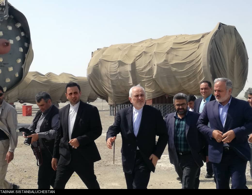 گزارش تصویری: بازدید وزیر امورخارجه از سومین قطب پتروشیمی کشور گزارش تصویری: بازدید وزیر امورخارجه از سومین قطب پتروشیمی کشور