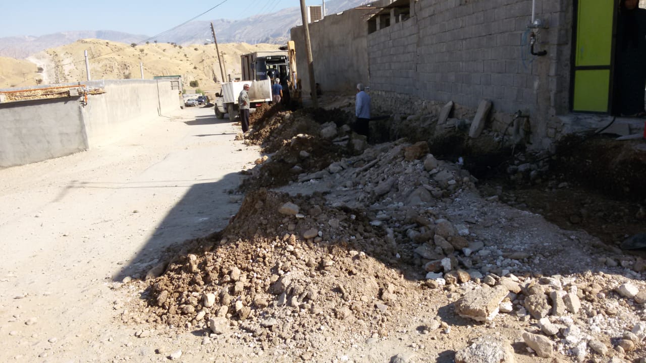همراهی و مشارکت مردم و بنیاد علوی در محرویمت زدایی از روستای آبرزگه+تصاویر