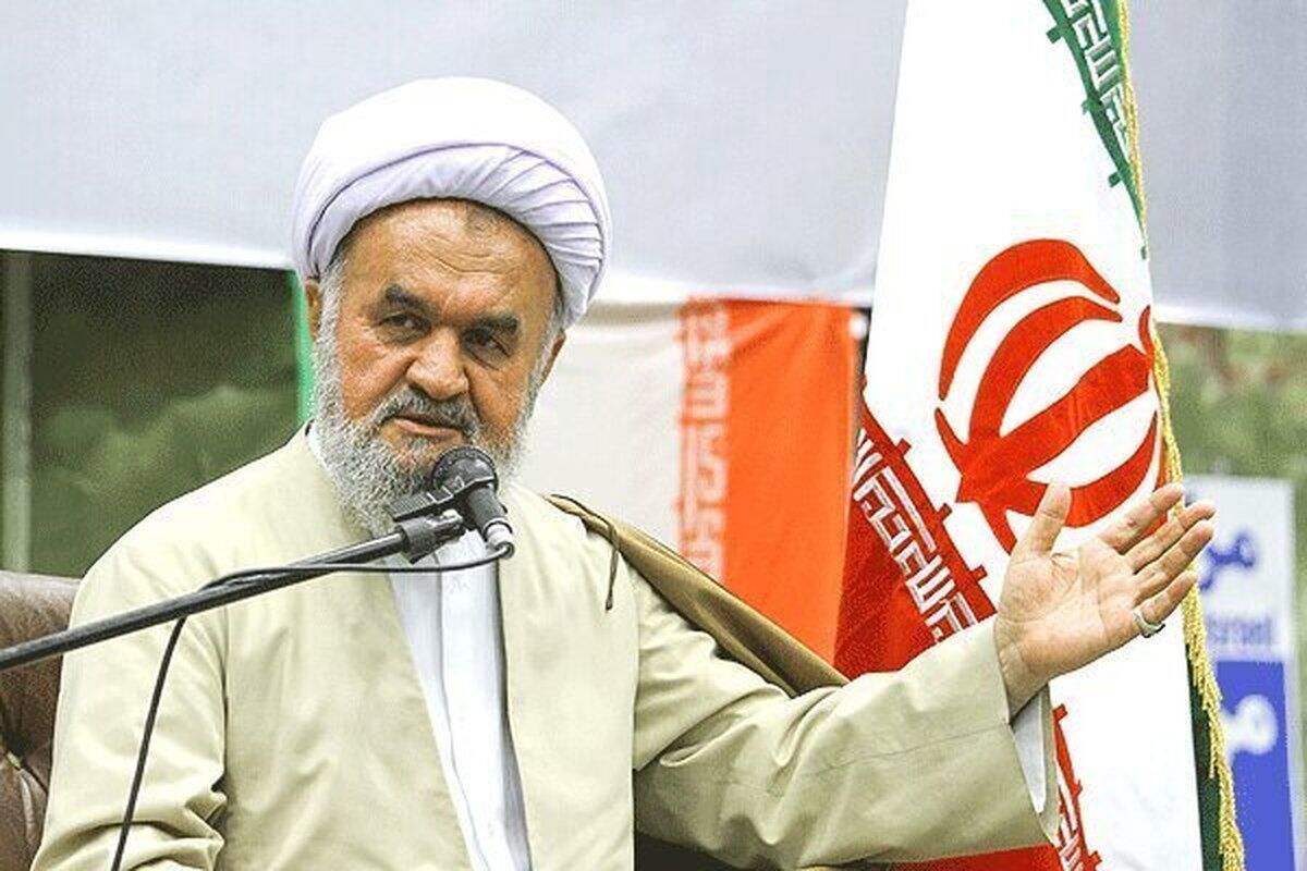 کناره گیری آیت الله اسلامی از امامت جمعه تاکستان کناره گیری آیت الله اسلامی از امامت جمعه تاکستان