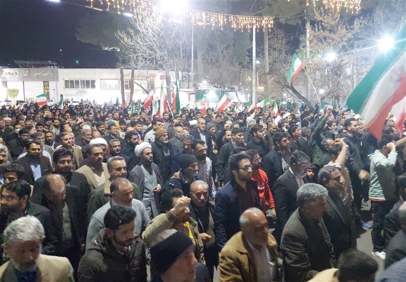 پرچم ایران کفن ما خواهد شد / تقاص خون دانش آموزان مینابی را خواهیم گرفت