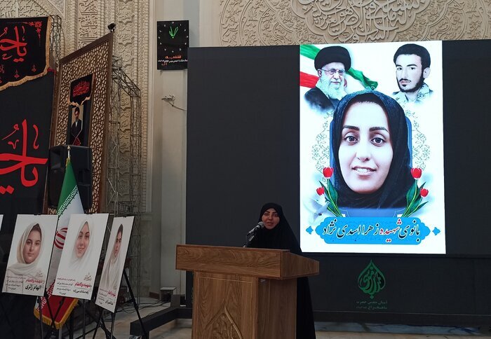 حرم شاهچراغ؛ شبستانی که بانوان شیرازی در آن پیمان مقاومت بستنداز مادری که همزمان داغ دختر و همسر را تحمل کرد تا دانشجویانی که انتقام را در آزمایشگاه می‌جویند