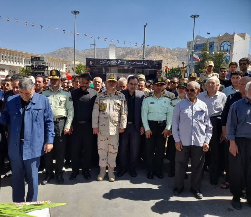 تشییع پیکر مطهر شهید مرزبانی در شهر ایلام تشییع پیکر مطهر شهید مرزبانی در شهر ایلام