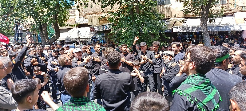 سنندج در تاسوعای حسینی؛ روایت ویدئویی از عشق و ارادت به علمدار کربلا سنندج در تاسوعای حسینی؛ روایت ویدئویی از عشق و ارادت به علمدار کربلا