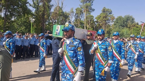 استقبال باشکوه شیراز از پیکر خلبان شهید عملیات العدید استقبال باشکوه شیراز از پیکر خلبان شهید عملیات العدید