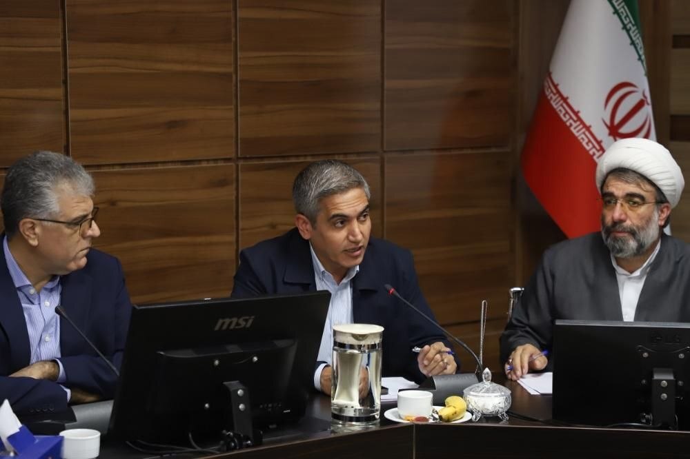 معیشت کارکنان و اساتید دانشگاه باید در اولویت تخصیص منابع قرار گیرد/ برای حل مشکلات دانشگاه‌ها برنامه سه‌مرحله‌ای تدوین شود