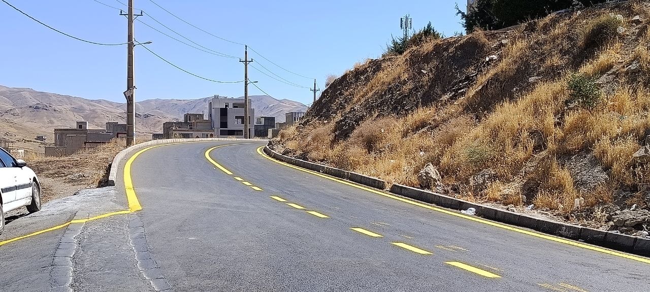 از رنگآمیزی تا خطکشی؛ مطالبه اهالی مجتمعهای مسکونی سنندج روی ریل اجرا از رنگآمیزی تا خطکشی؛ مطالبه اهالی مجتمعهای مسکونی سنندج روی ریل اجرا