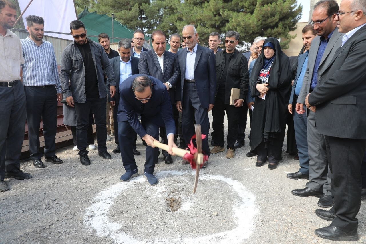 کلنگ زنی فاز دوم مجتمع فرهنگی ورزشی و توانبخشی ایثار ایلام کلنگ زنی فاز دوم مجتمع فرهنگی ورزشی و توانبخشی ایثار ایلام