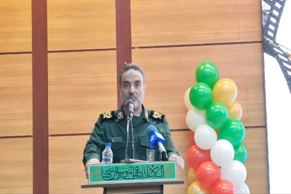 جهادگران باید سفیر کار و تلاش و خدمت باشند/ اقتصاد هم نیازمند آرایش جنگی است