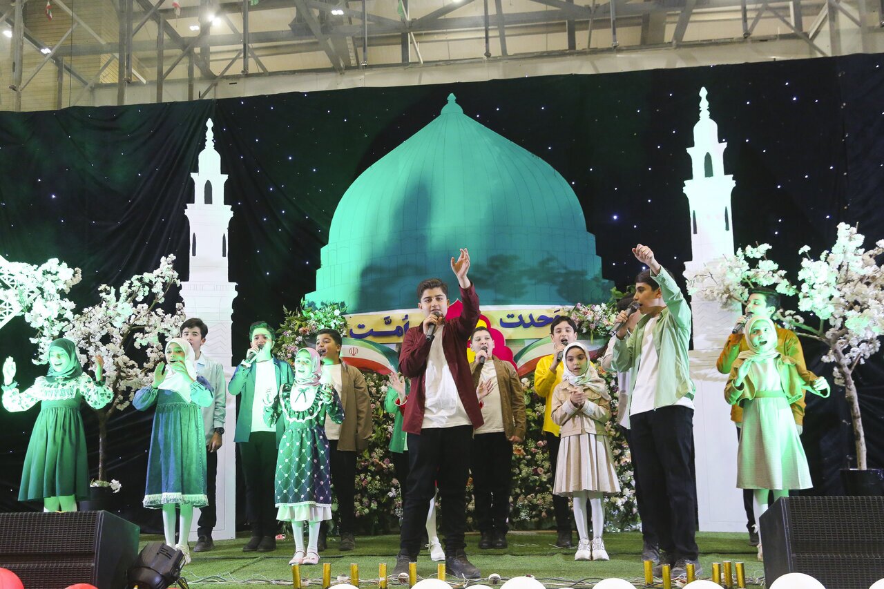 جشن بزرگ خانوادگی «وحدت امت محمد» در قم + عکس