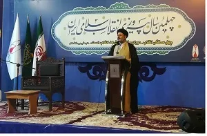قطع صادرات نفت جهان را متوجه انقلاب ایران کرد/ برای خدمت به مردم از هم سبقت می گیریم اما مقابل هم نیستیم